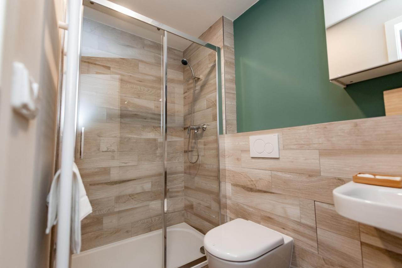 Apartments 4U: Kampus Upstairs Hradec Kralove Exterior photo