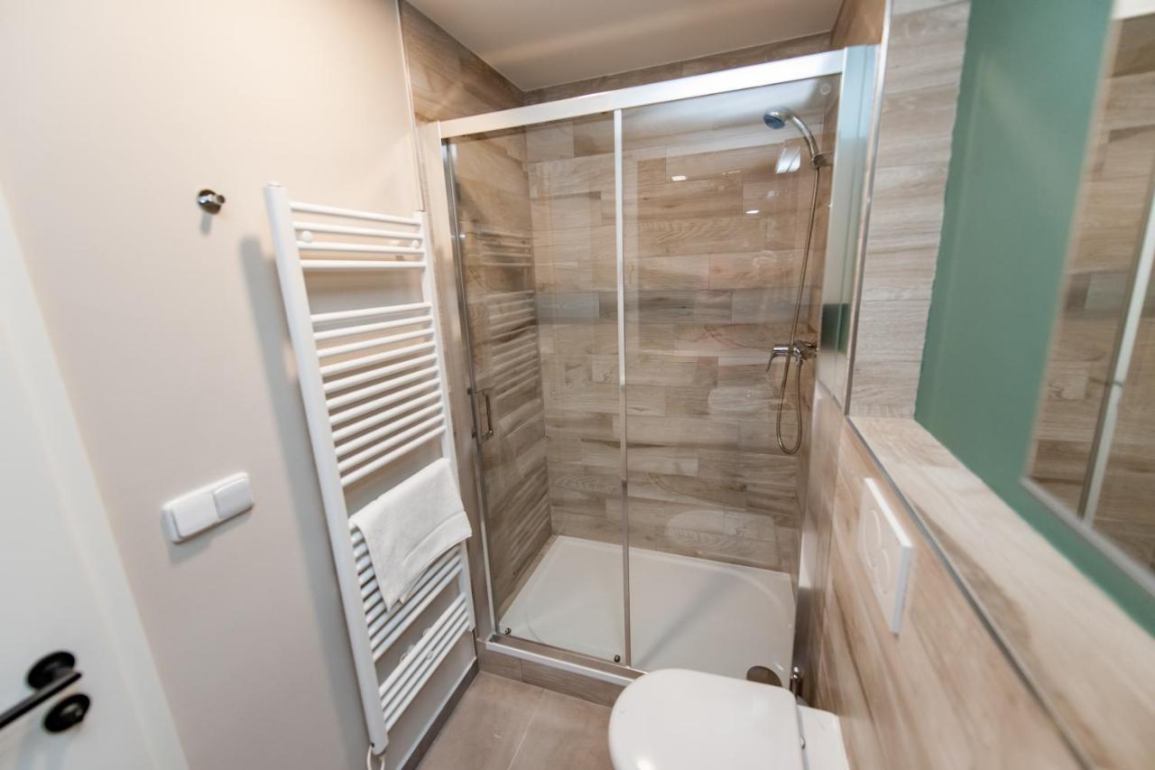 Apartments 4U: Kampus Upstairs Hradec Kralove Exterior photo